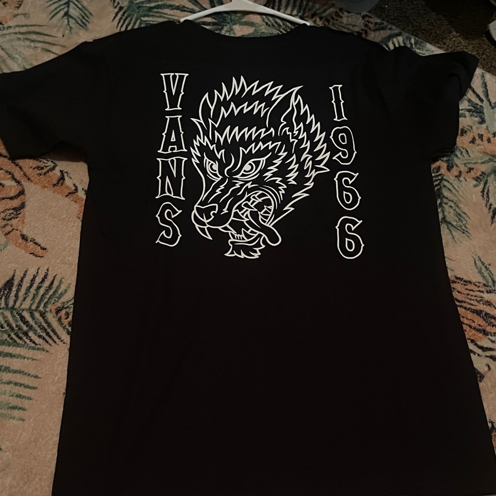 Vans Black T-Shirt with Wolf Graphic - Picture 2 of 3
